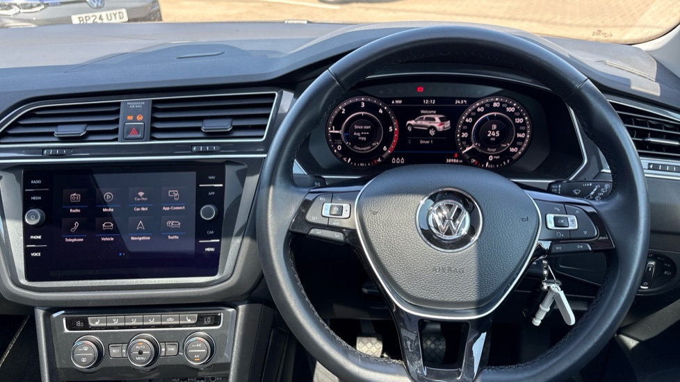 Volkswagen Tiguan 2.0 TDi 150 4Motion SEL 5dr Diesel Estate - Image 10