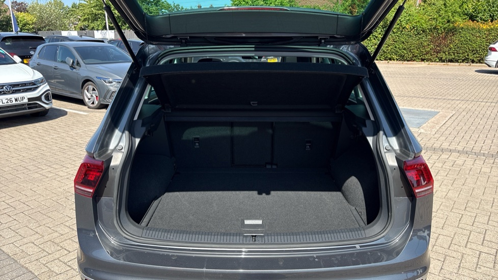 Volkswagen Tiguan 2.0 TDi 150 4Motion SEL 5dr Diesel Estate - Image 20