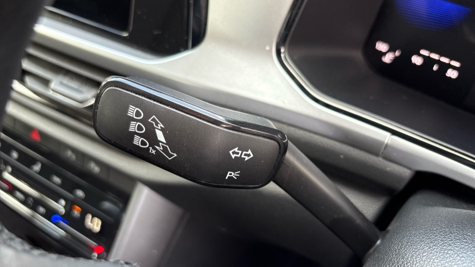 Volkswagen T-Roc 1.0 TSI Life 5dr Petrol Hatchback - Image 25