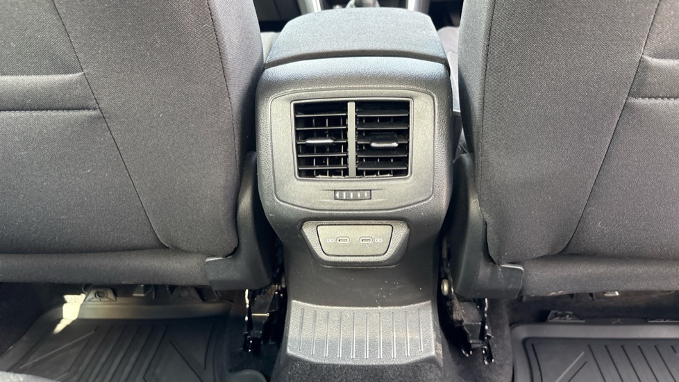 Volkswagen T-Roc 1.0 TSI Life 5dr Petrol Hatchback - Image 38