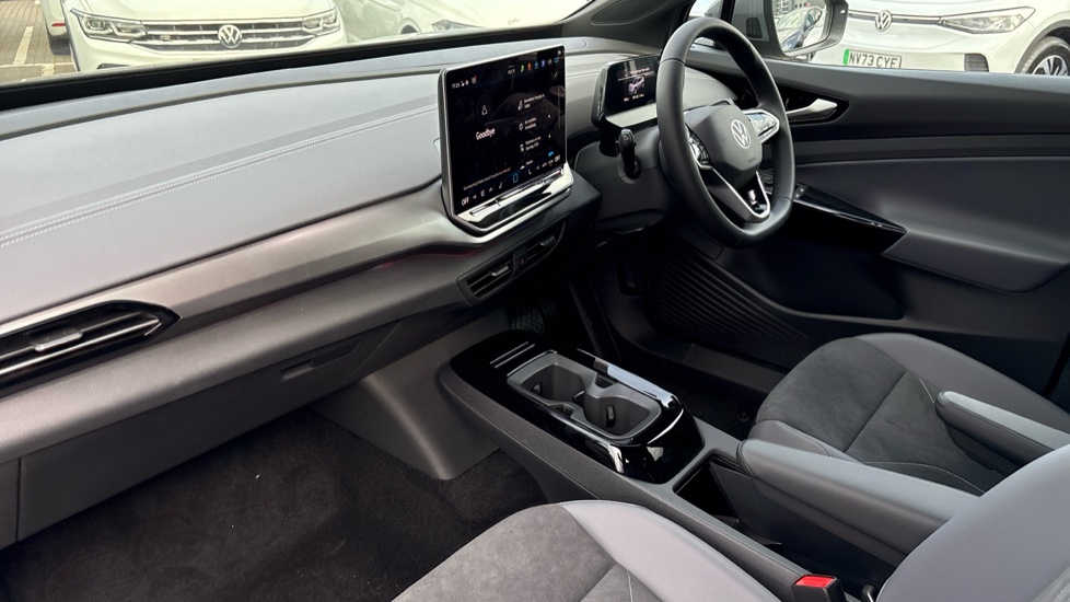 Volkswagen ID.4 125kW Match Pure 52kWh 5dr Auto [19'' Alloys] Electric Estate - Image 2