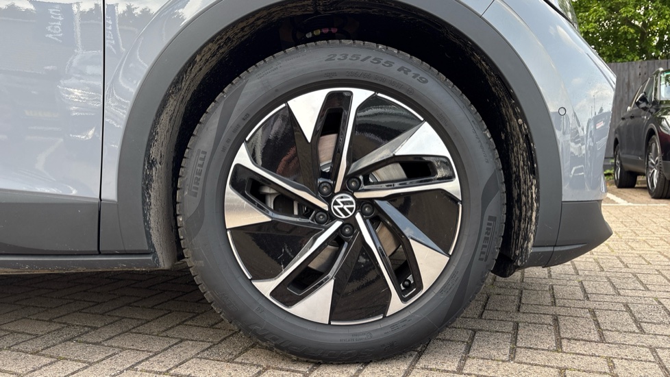 Volkswagen ID.4 125kW Match Pure 52kWh 5dr Auto [19'' Alloys] Electric Estate - Image 5