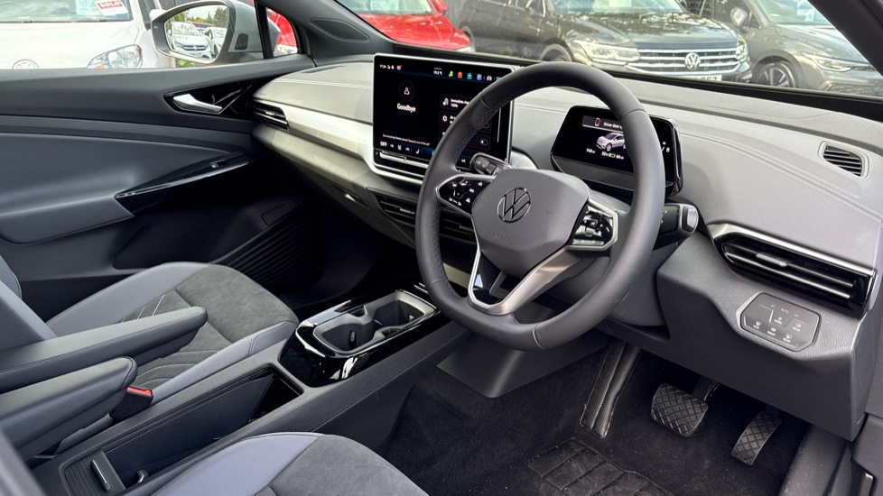 Volkswagen ID.4 125kW Match Pure 52kWh 5dr Auto [19'' Alloys] Electric Estate - Image 6