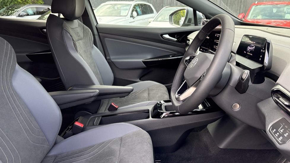 Volkswagen ID.4 125kW Match Pure 52kWh 5dr Auto [19'' Alloys] Electric Estate - Image 15