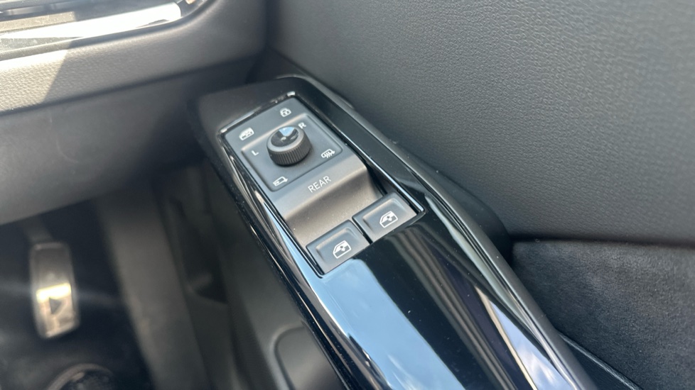 Volkswagen ID.3 240kW GTX Fire/Ice 79kWh 5dr Auto Electric Hatchback - Image 40