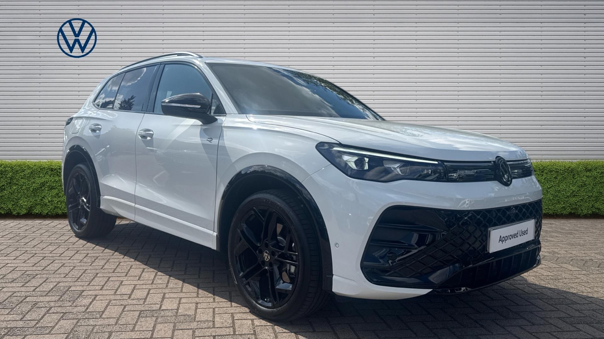 Volkswagen Tiguan listing photo