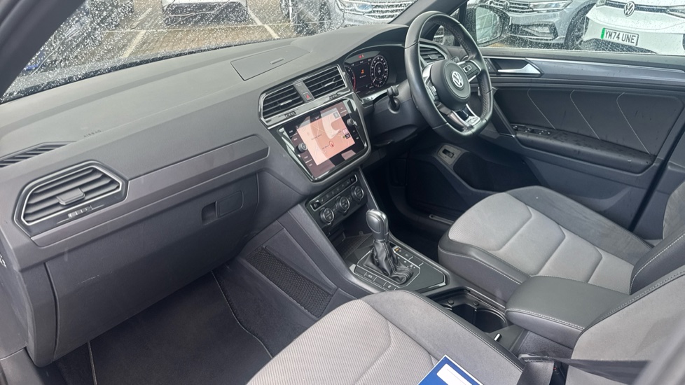 Volkswagen Tiguan 2.0 TDi 150 R-Line 5dr DSG Diesel Estate - Image 2