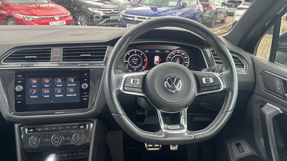 Volkswagen Tiguan 2.0 TDi 150 R-Line 5dr DSG Diesel Estate - Image 10