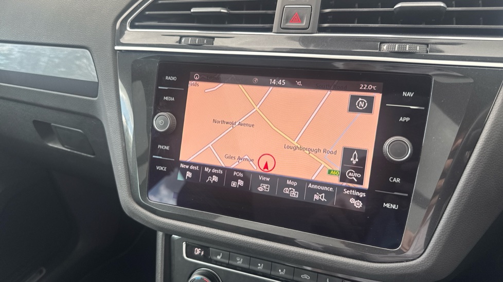 Volkswagen Tiguan 2.0 TDi 150 R-Line 5dr DSG Diesel Estate - Image 37