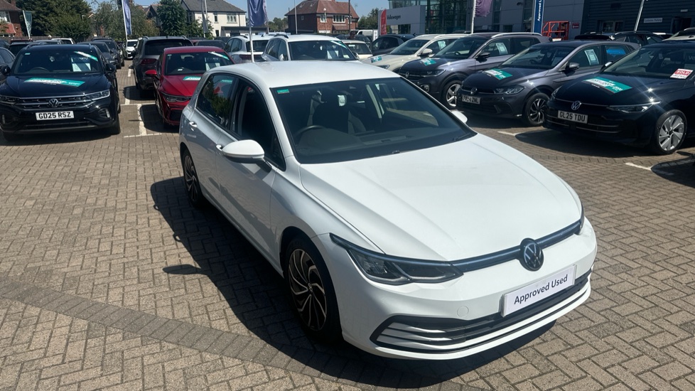 Volkswagen Golf 1.5 eTSI 150 Life 5dr DSG Petrol Hatchback - Image 25