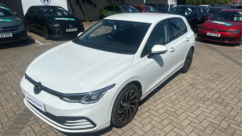 Volkswagen Golf 1.5 eTSI 150 Life 5dr DSG Petrol Hatchback - Image 27