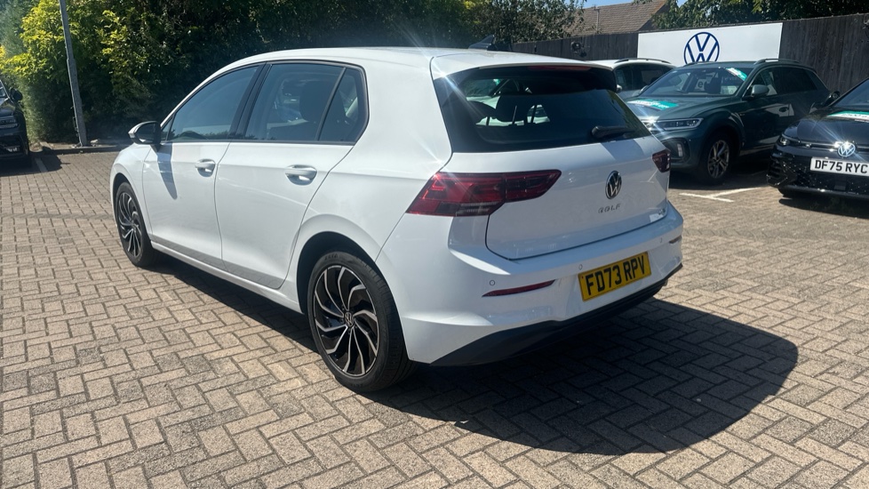 Volkswagen Golf 1.5 eTSI 150 Life 5dr DSG Petrol Hatchback - Image 30