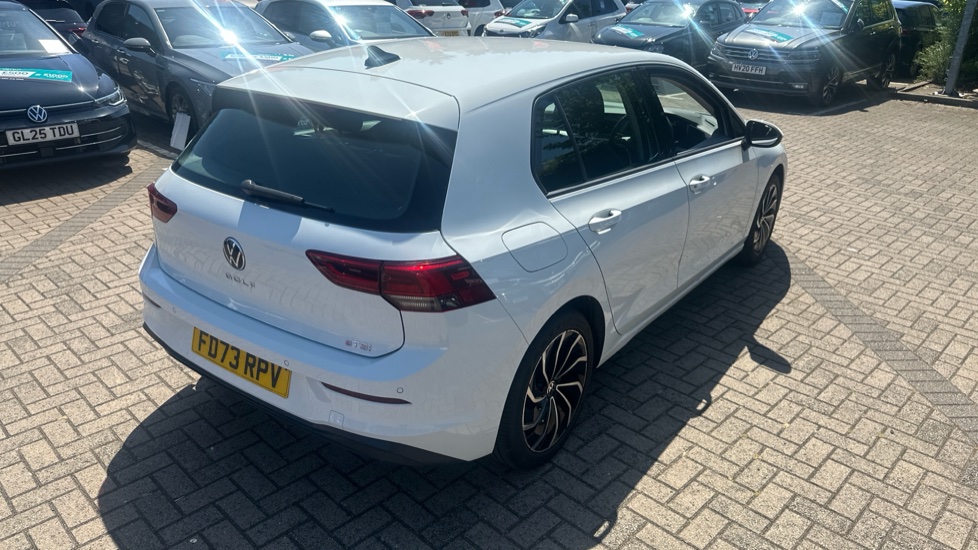Volkswagen Golf 1.5 eTSI 150 Life 5dr DSG Petrol Hatchback - Image 31