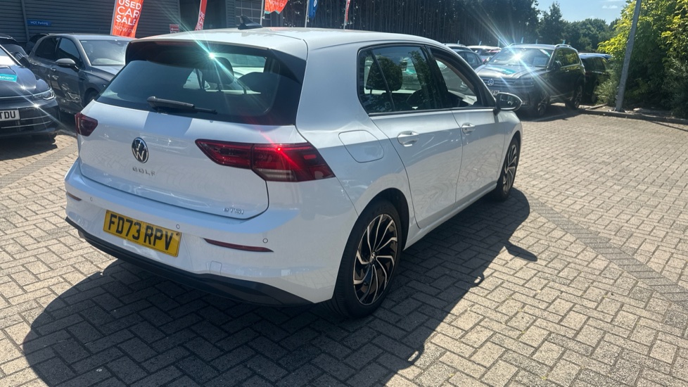 Volkswagen Golf 1.5 eTSI 150 Life 5dr DSG Petrol Hatchback - Image 32
