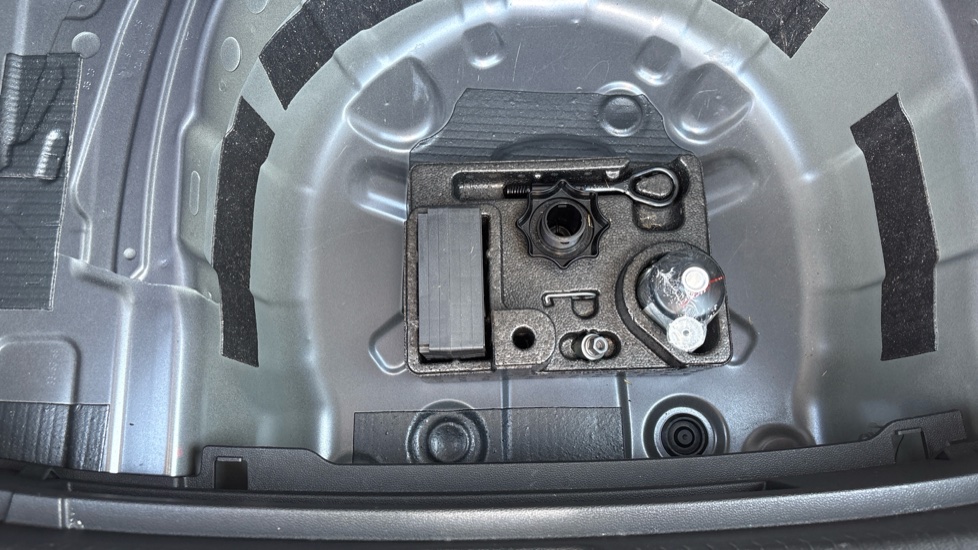 Volkswagen Polo 1.0 TSI Life 5dr Petrol Hatchback - Image 40