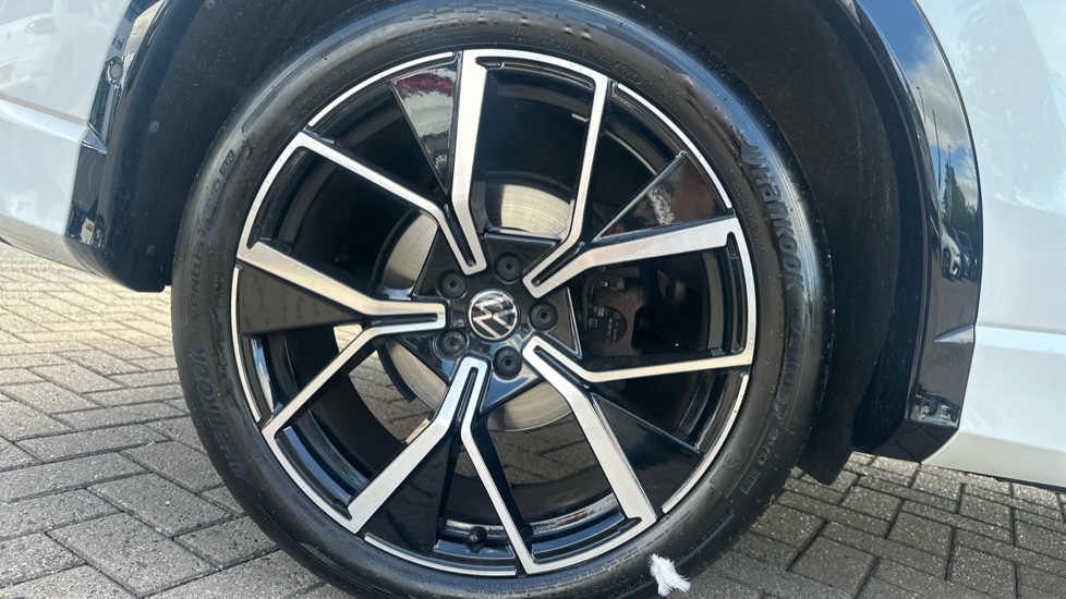 Volkswagen Tiguan 2.0 TDI R-Line 5dr DSG Diesel Estate - Image 5