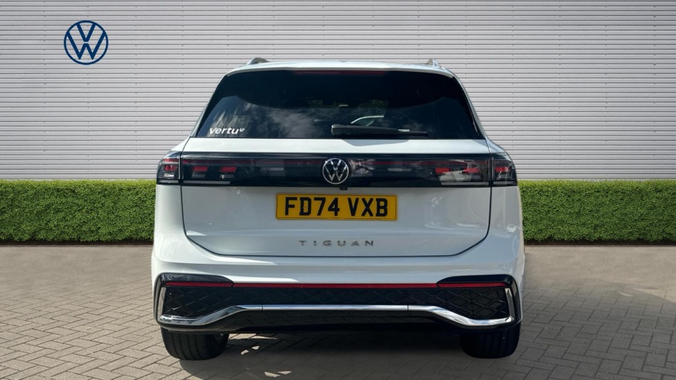 Volkswagen Tiguan 2.0 TDI R-Line 5dr DSG Diesel Estate - Image 8