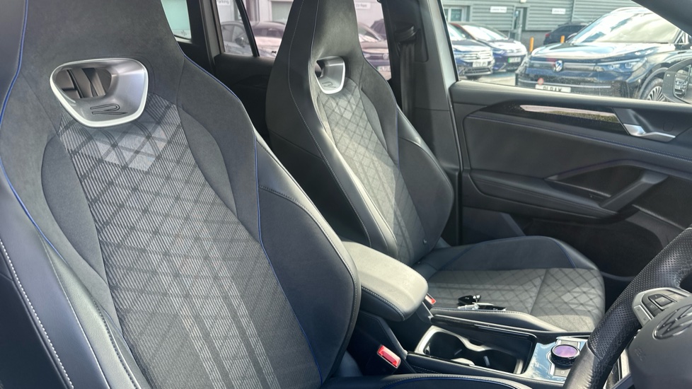 Volkswagen Tiguan 2.0 TDI R-Line 5dr DSG Diesel Estate - Image 15