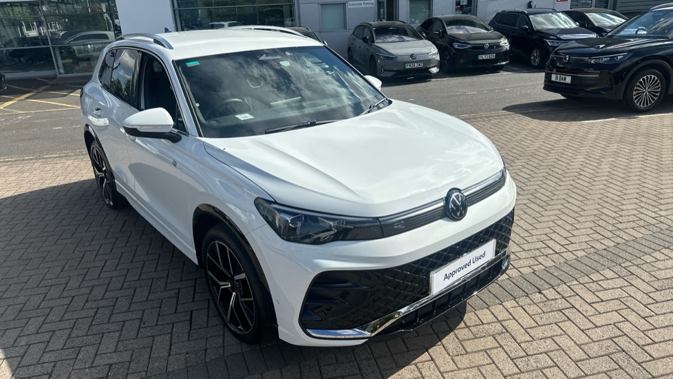 Volkswagen Tiguan 2.0 TDI R-Line 5dr DSG Diesel Estate - Image 26