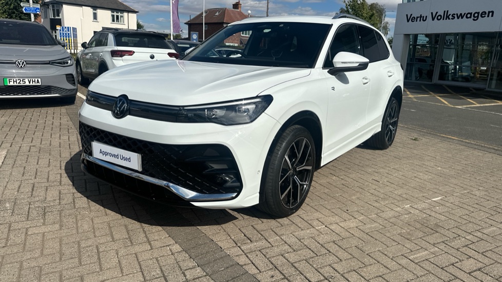 Volkswagen Tiguan 2.0 TDI R-Line 5dr DSG Diesel Estate - Image 29