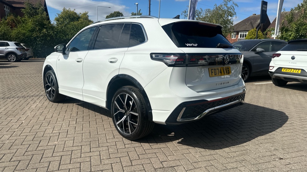 Volkswagen Tiguan 2.0 TDI R-Line 5dr DSG Diesel Estate - Image 31