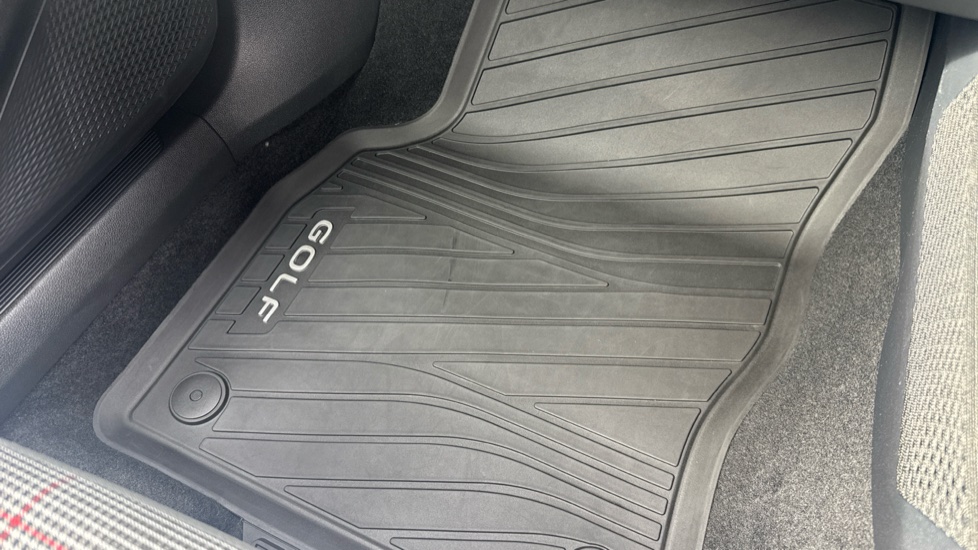 Volkswagen Golf 2.0 TSI 265 GTI 5dr DSG Petrol Hatchback - Image 37