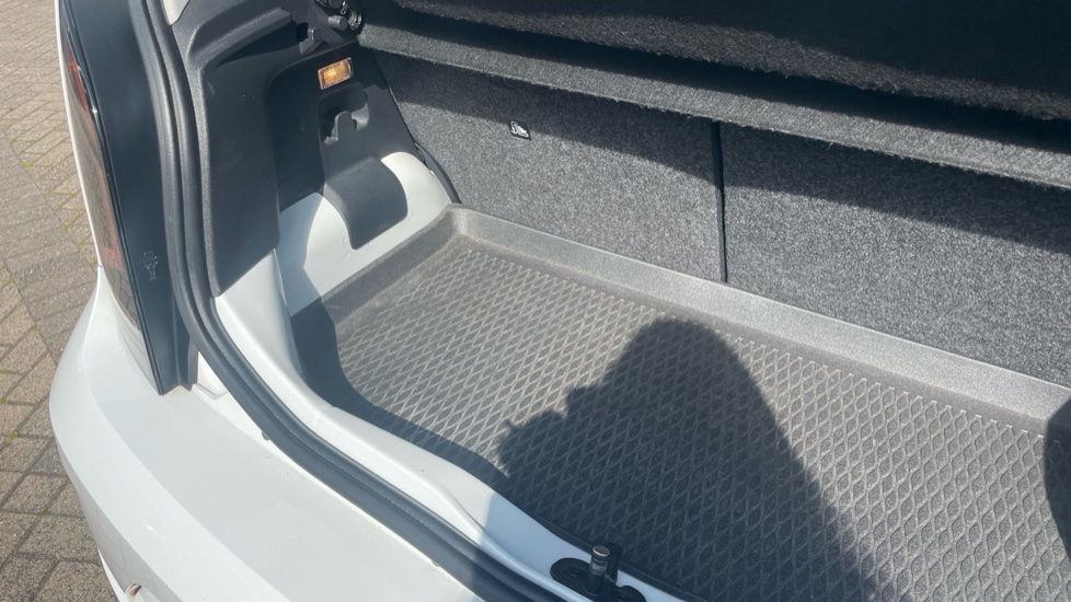 Volkswagen Up 1.0 High Up 5dr Petrol Hatchback - Image 21