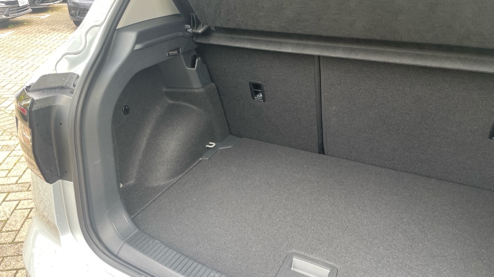 Volkswagen T-Cross 1.0 TSI Black Edition 5dr Petrol Estate - Image 21