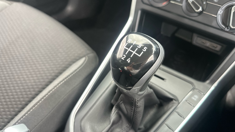 Volkswagen Polo 1.0 TSI Life 5dr Petrol Hatchback - Image 14