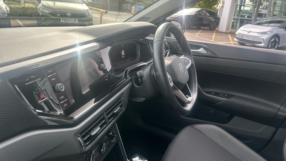 Volkswagen Polo 1.0 TSI Life 5dr DSG Petrol Hatchback - Image 21