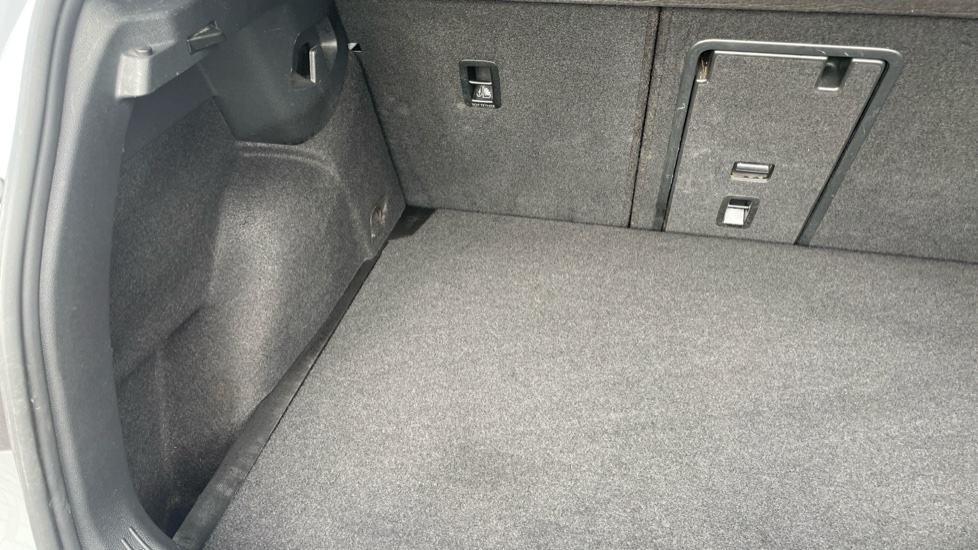Volkswagen Golf 1.5 TSI 150 R-Line 5dr Petrol Hatchback - Image 21