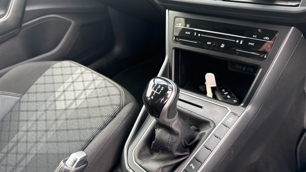 Volkswagen Polo 1.0 TSI R-Line 5dr Petrol Hatchback - Image 14