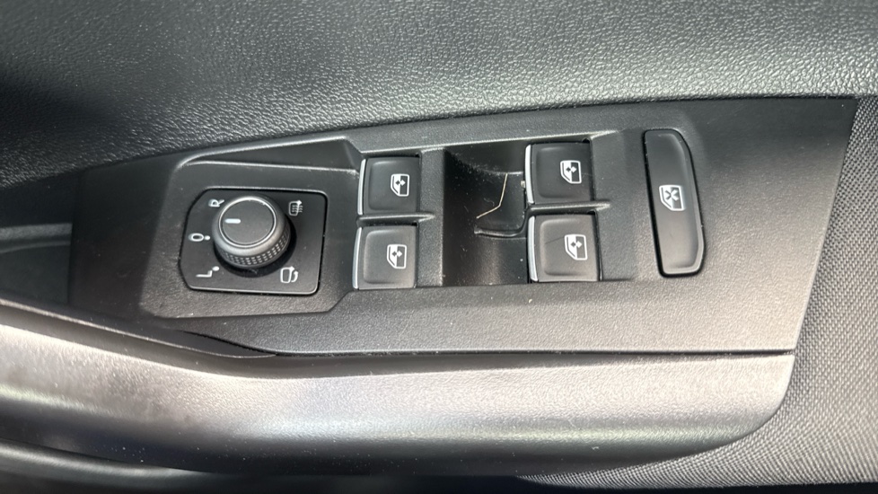 Volkswagen Polo 1.0 TSI R-Line 5dr Petrol Hatchback - Image 21