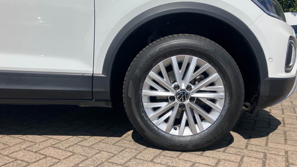 Volkswagen T-Roc 1.5 TSI Life 5dr Petrol Hatchback - Image 5