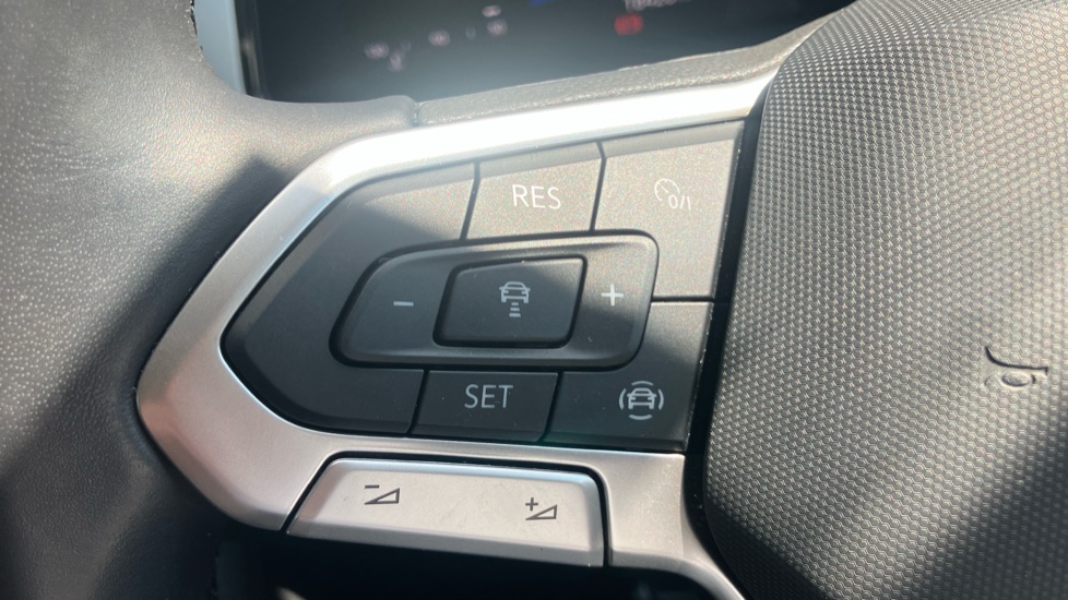 Volkswagen T-Roc 1.5 TSI Life 5dr Petrol Hatchback - Image 17