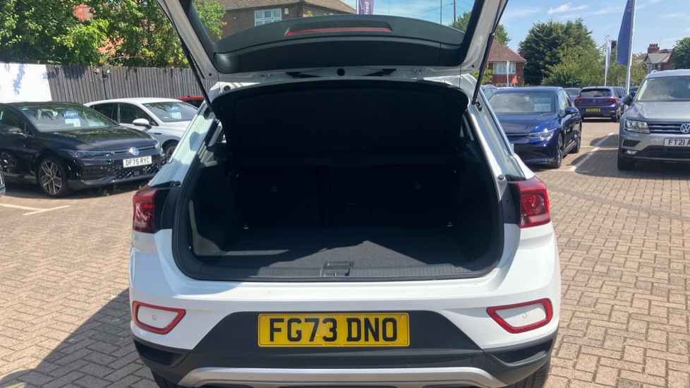 Volkswagen T-Roc 1.5 TSI Life 5dr Petrol Hatchback - Image 20