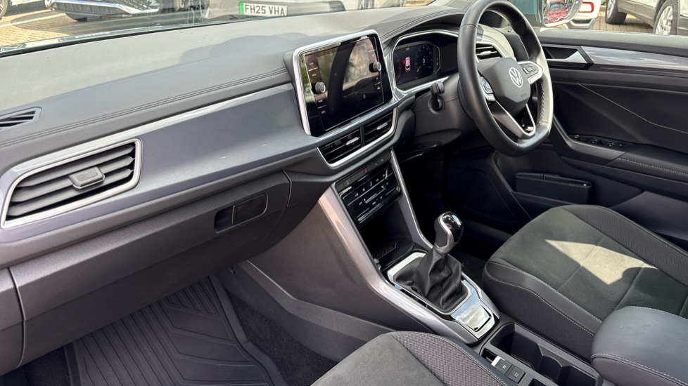 Volkswagen T-Roc 1.0 TSI Style 5dr Petrol Hatchback - Image 2