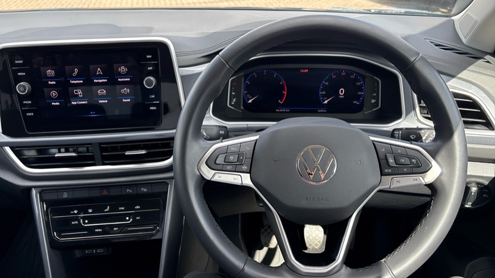 Volkswagen T-Roc 1.0 TSI Style 5dr Petrol Hatchback - Image 10