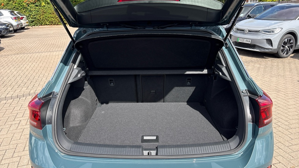 Volkswagen T-Roc 1.0 TSI Style 5dr Petrol Hatchback - Image 20