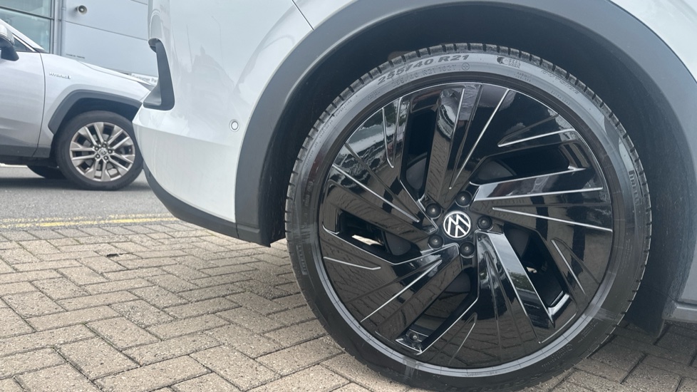 Volkswagen ID.4 250kW 4MOTION GTX Edition 79kWh 5dr Auto Electric Estate - Image 5