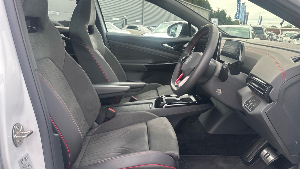 Volkswagen ID.4 250kW 4MOTION GTX Edition 79kWh 5dr Auto Electric Estate - Image 15
