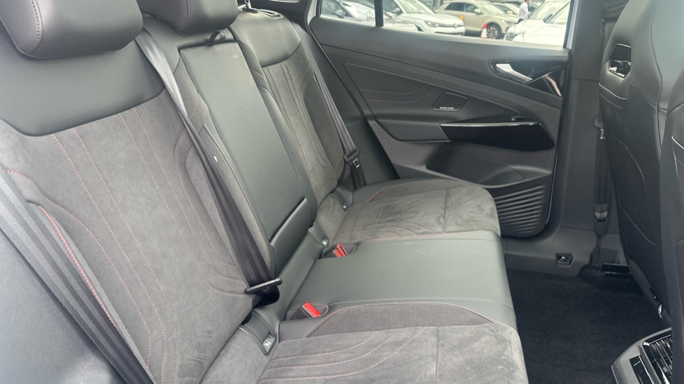 Volkswagen ID.4 250kW 4MOTION GTX Edition 79kWh 5dr Auto Electric Estate - Image 16