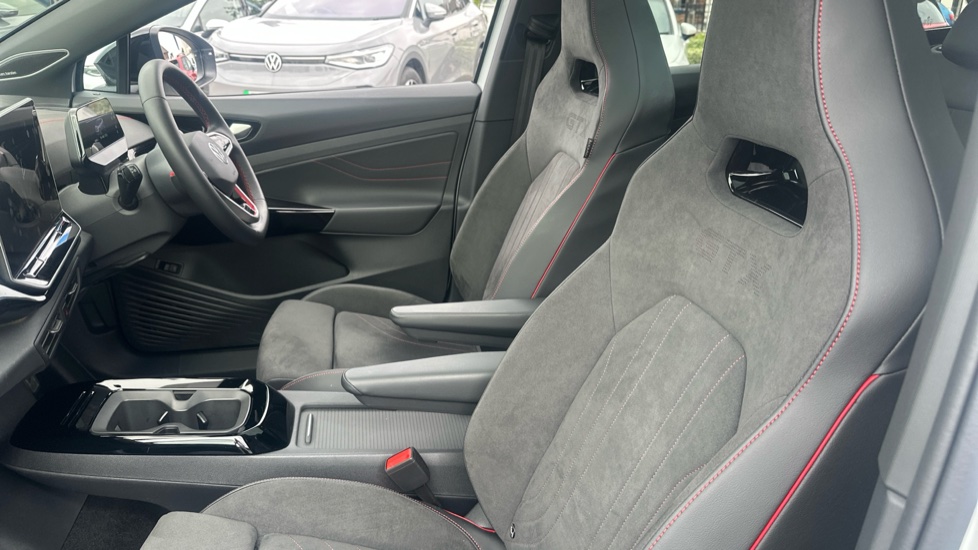 Volkswagen ID.4 250kW 4MOTION GTX Edition 79kWh 5dr Auto Electric Estate - Image 23