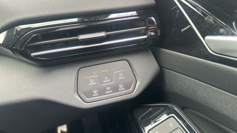 Volkswagen ID.4 250kW 4MOTION GTX Edition 79kWh 5dr Auto Electric Estate - Image 40