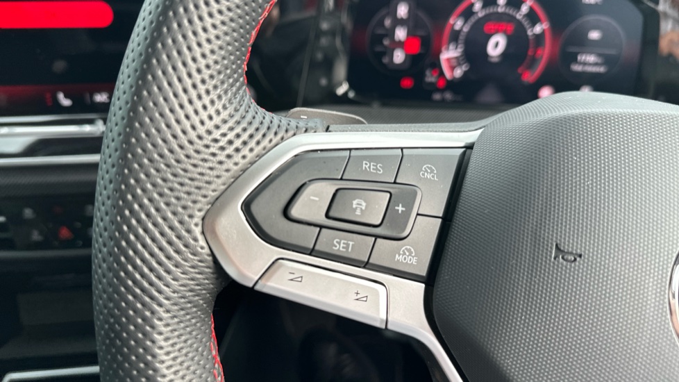 Volkswagen Golf 2.0 TSI 265 GTI 5dr DSG Petrol Hatchback - Image 17