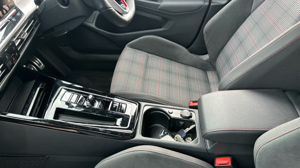 Volkswagen Golf 2.0 TSI 265 GTI 5dr DSG Petrol Hatchback - Image 22
