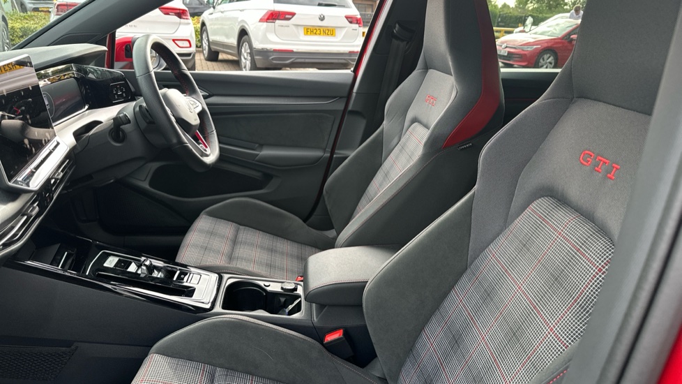 Volkswagen Golf 2.0 TSI 265 GTI 5dr DSG Petrol Hatchback - Image 23
