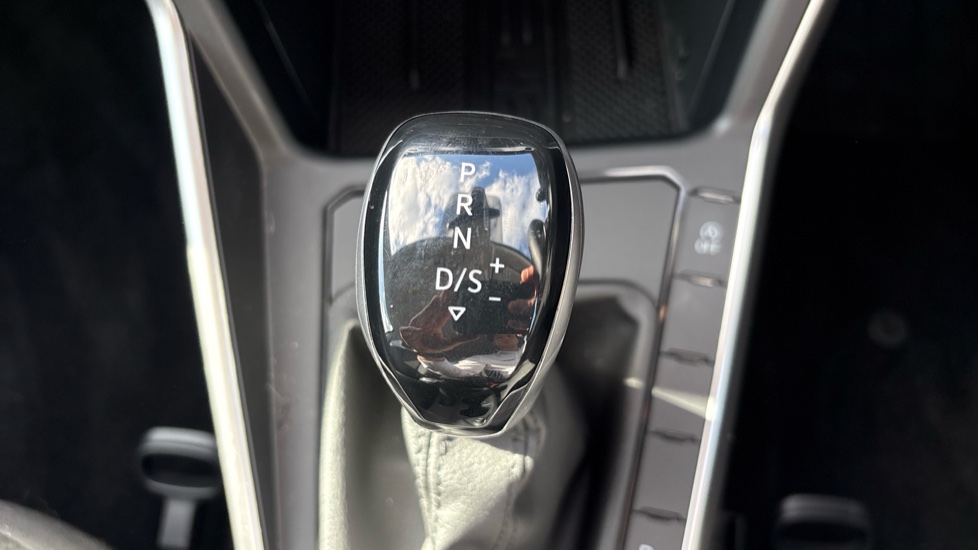 Volkswagen Polo 1.0 TSI Match 5dr DSG Petrol Hatchback - Image 25