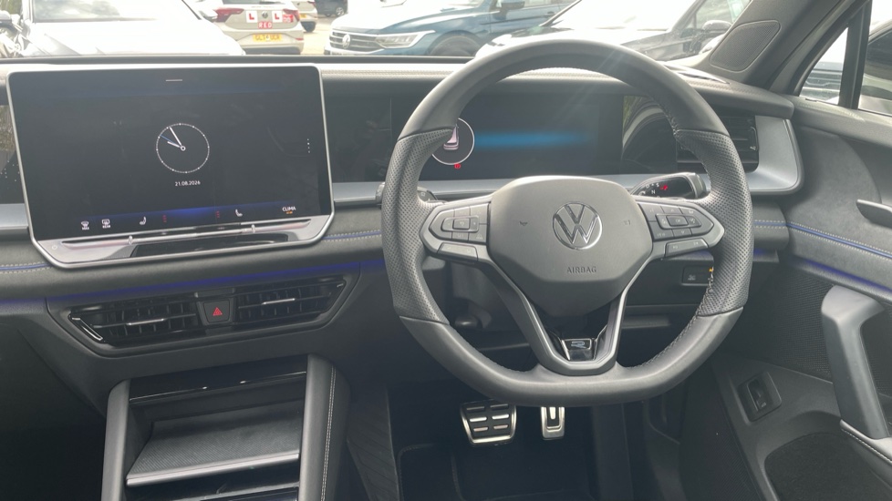 Volkswagen Tayron 1.5 eTSI R-Line 5dr DSG7 [7 Seat] Petrol Estate - Image 10