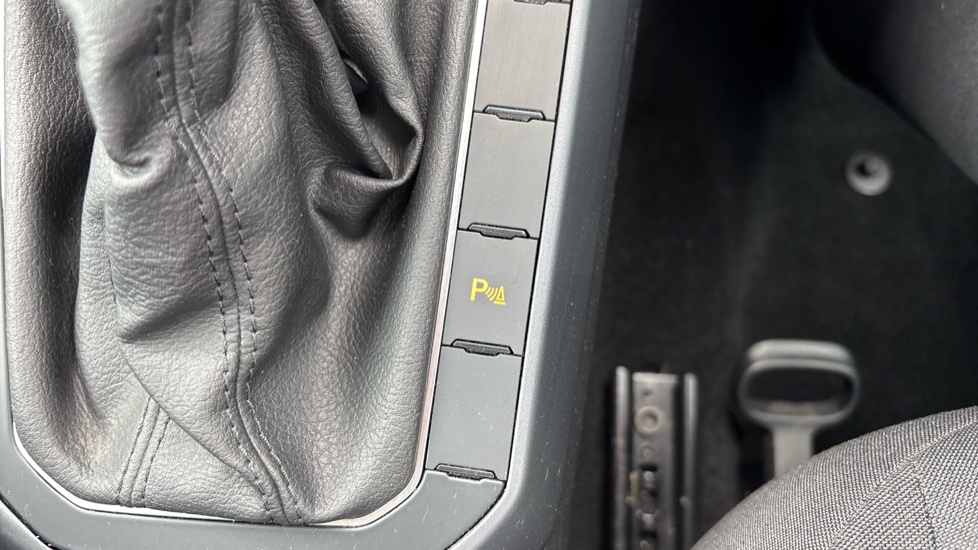 Volkswagen Polo 1.0 TSI 110 R-Line 5dr DSG Petrol Hatchback - Image 24